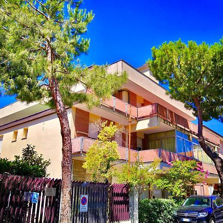 Hotel Rossella ริมินี ภายนอก รูปภาพ