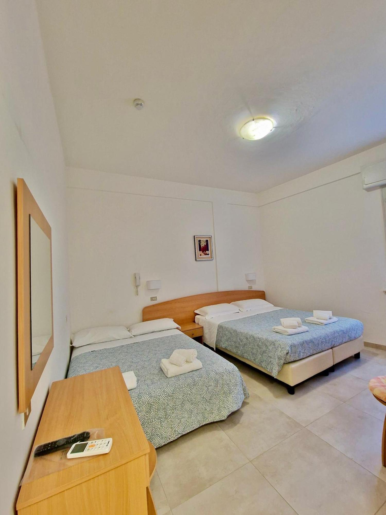 Hotel Rossella ริมินี ภายนอก รูปภาพ