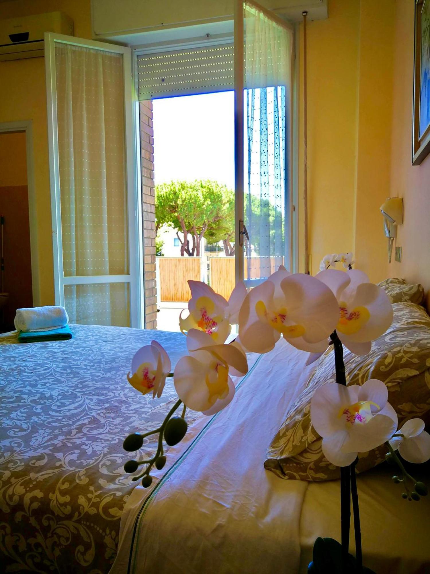 Hotel Rossella ริมินี ภายนอก รูปภาพ