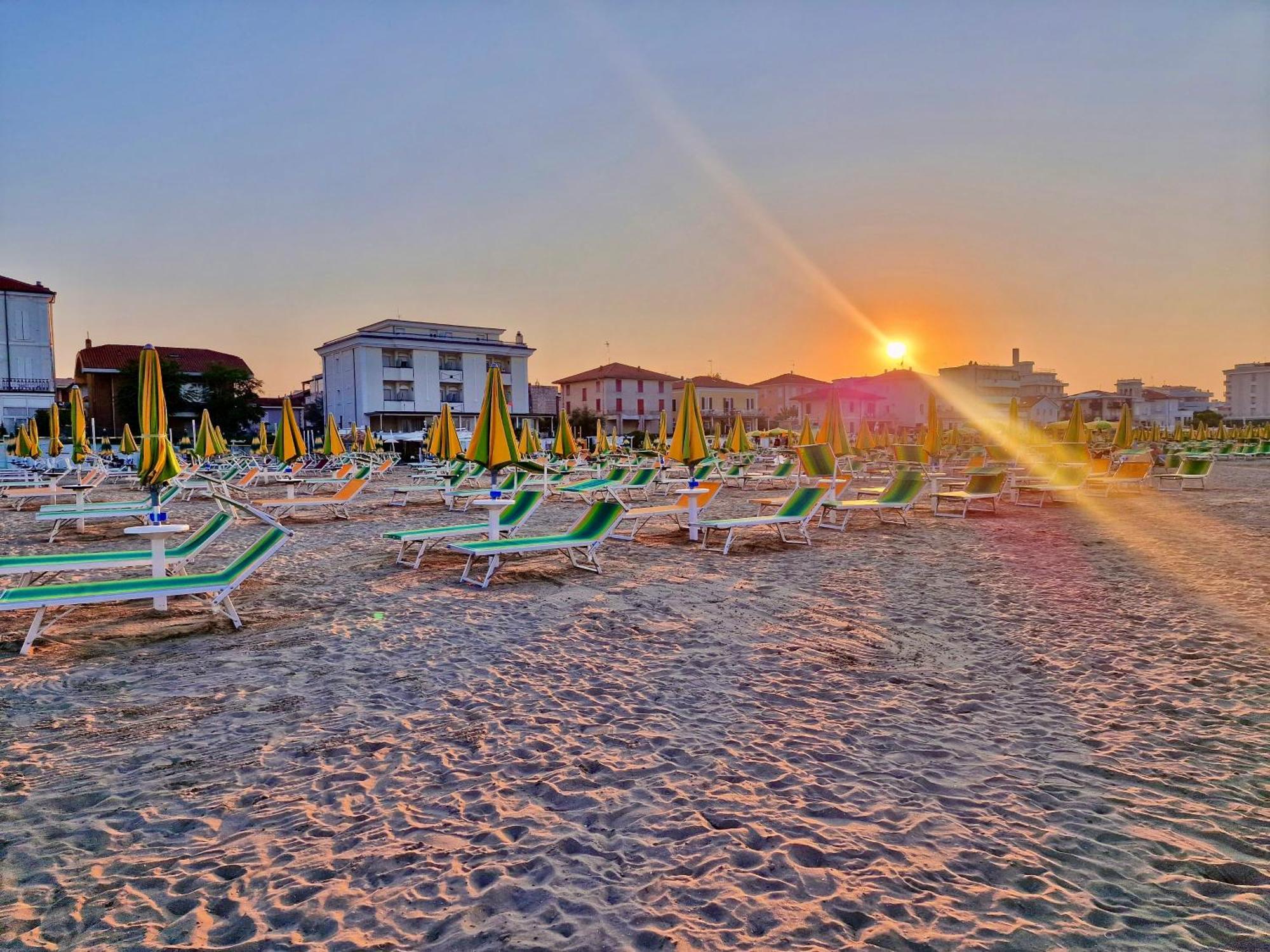 Hotel Rossella ริมินี ภายนอก รูปภาพ